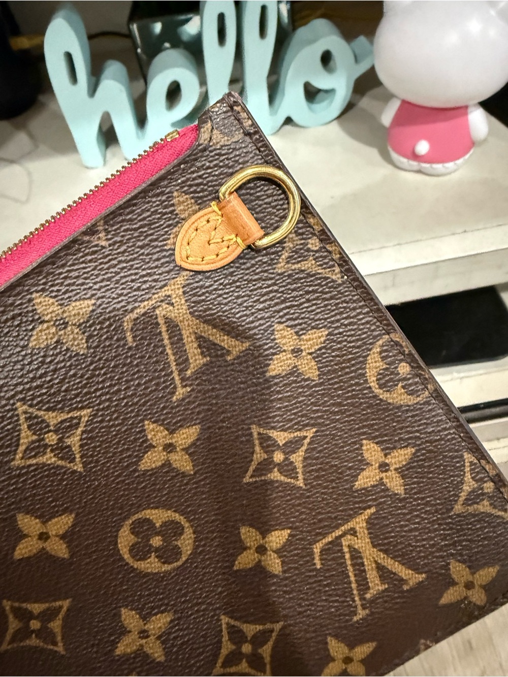 Louis Vuitton - Picture 10 of 12